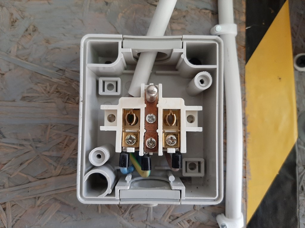 Elec-plug.jpg